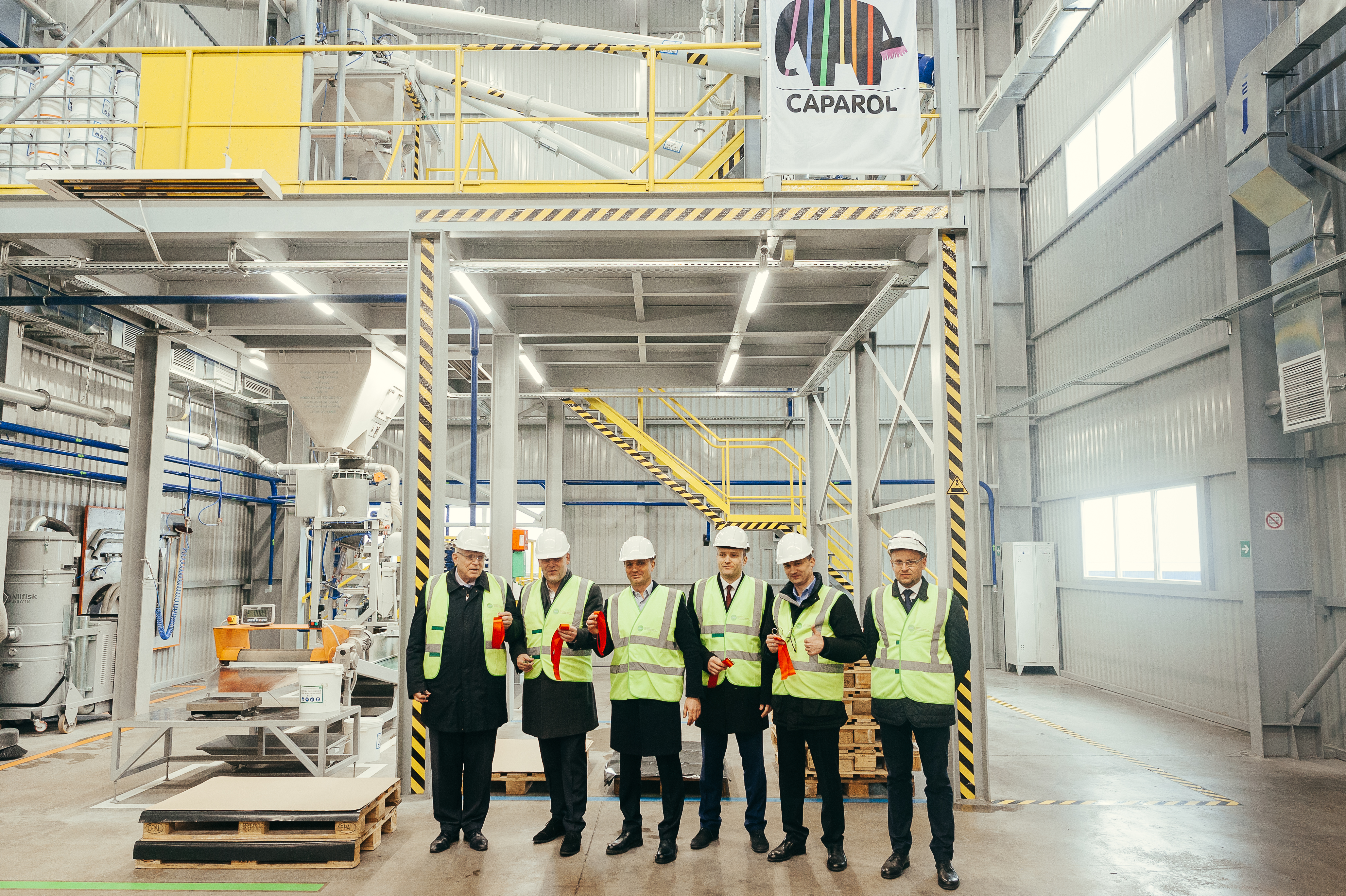 Німецька компанія DAW SE (Deutsche Amphibolin Werke, Німеччина ...